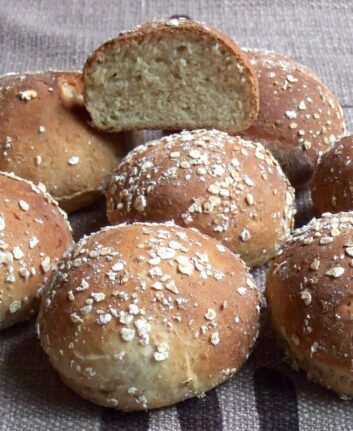 Petits pains au miel et aux flocons d'avoine