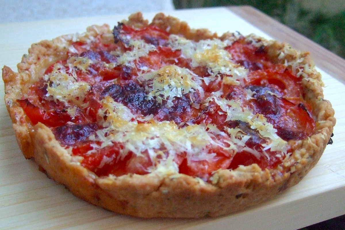 Tarte à tomates, au zahtar et au Parmesan