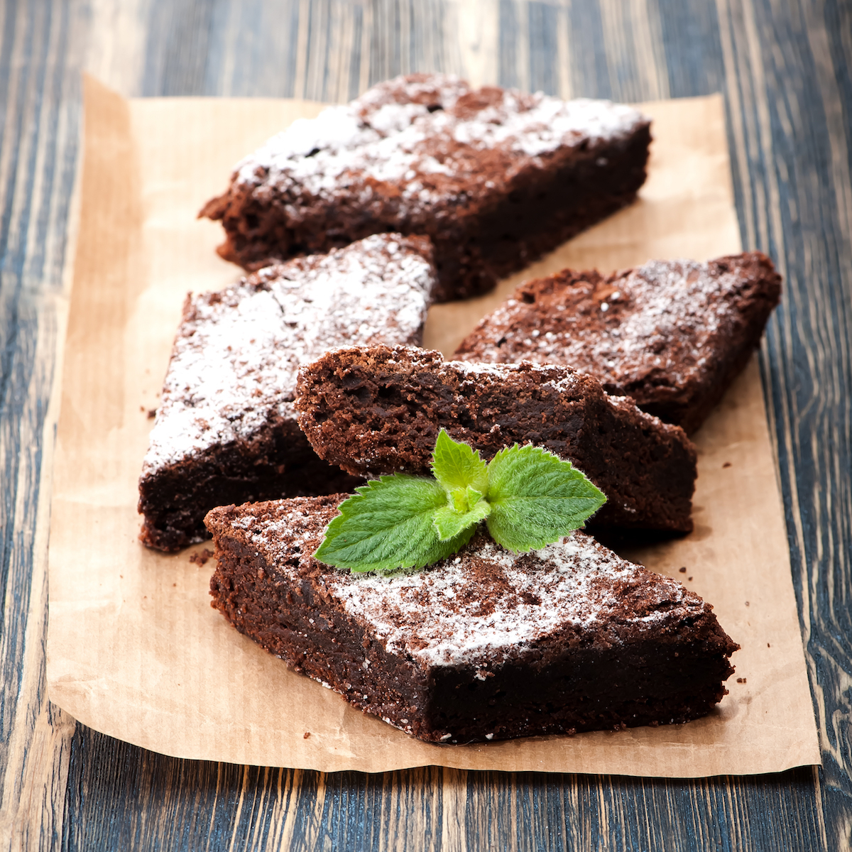Fondant au chocolat sans gluten au fromage blanc, texture moelleuse, prêt à découper