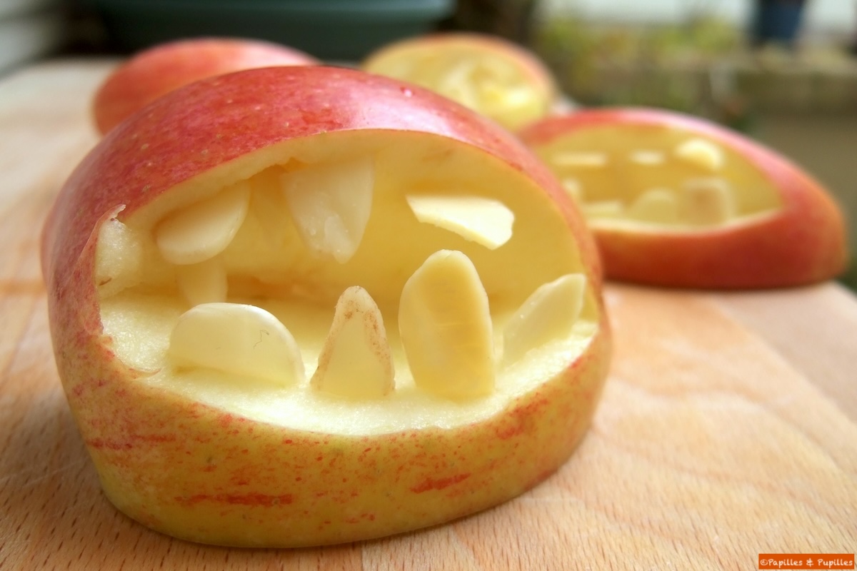 Pommes mordantes d'Halloween