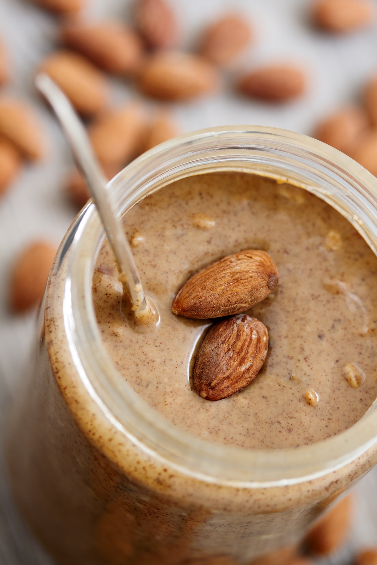 Purée d'amandes ©sumikophoto shutterstock