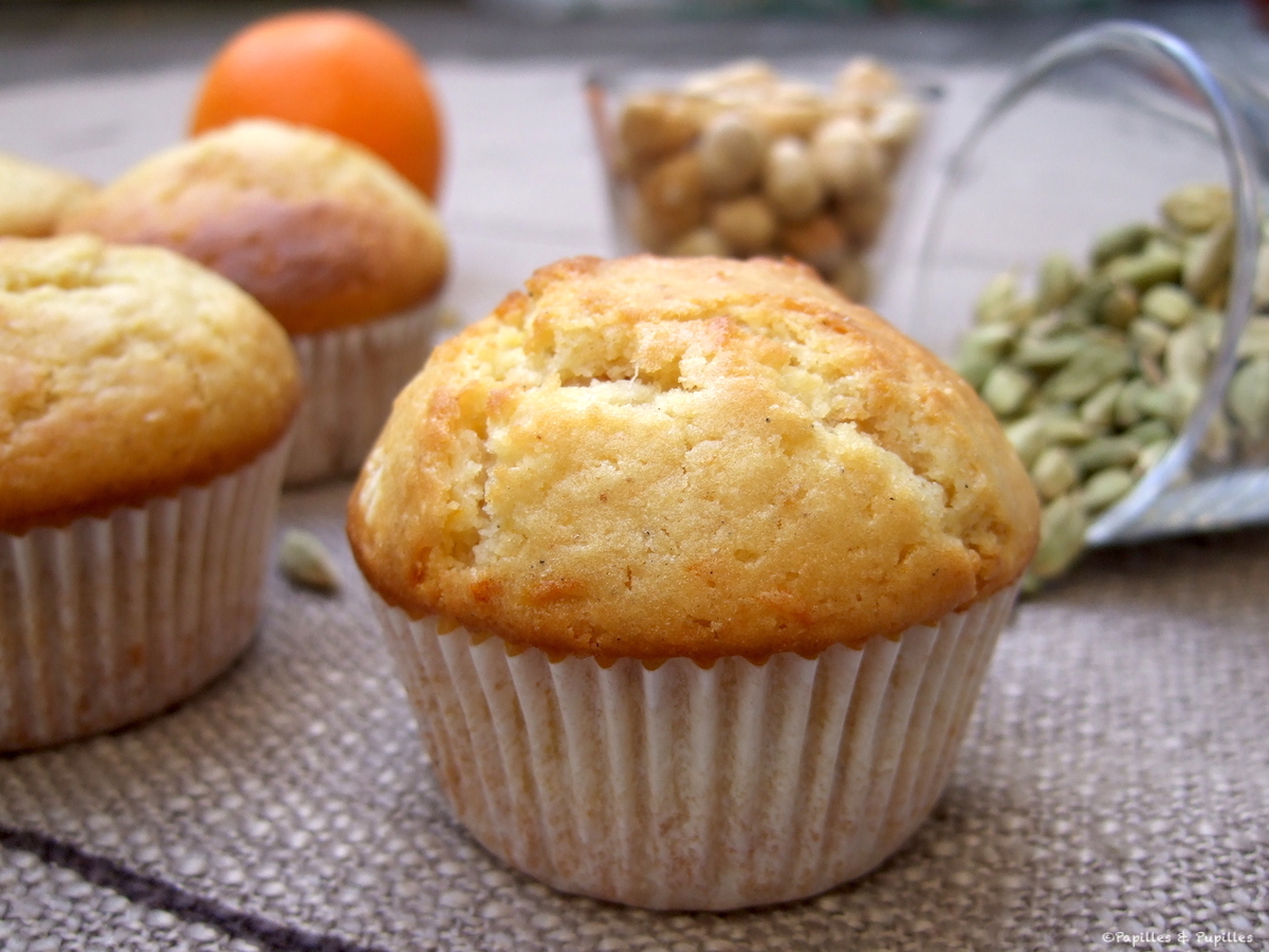 Muffins aux zestes d'orange, cardamome et noisettes