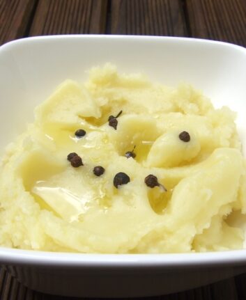 Purée à l'huile d'olive et au poivre cubebe