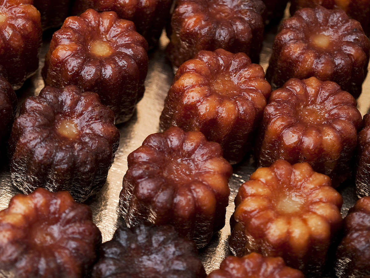 Canelés ©JM Travel Photography shutterstock