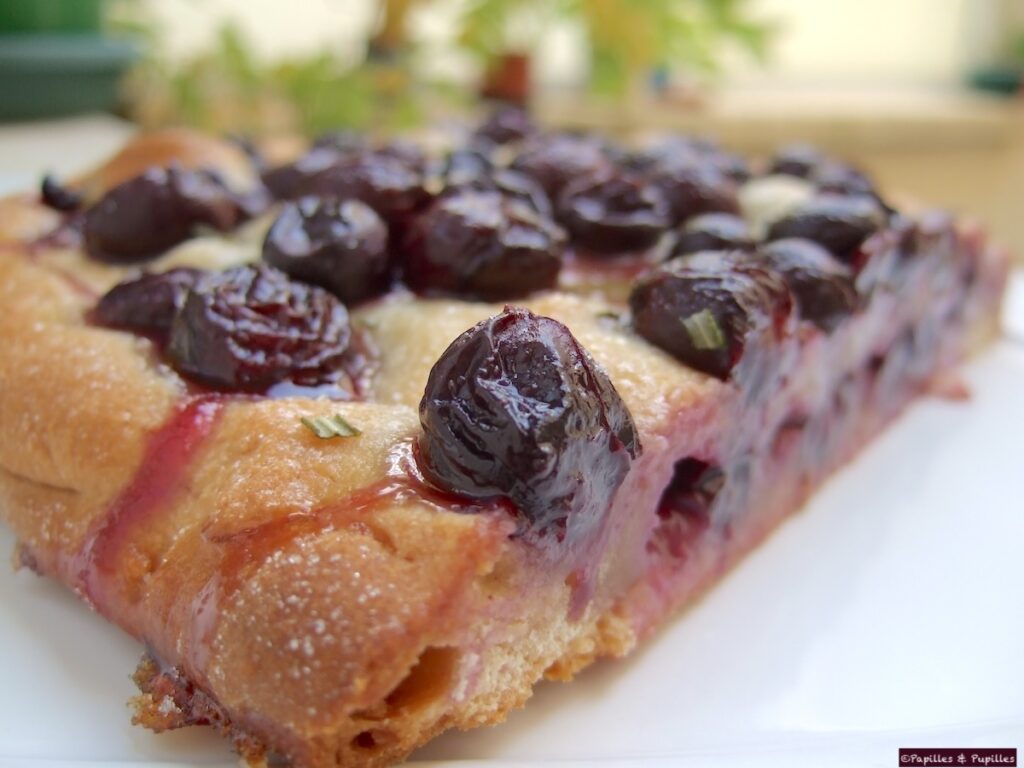Focaccia aux raisins et romarin