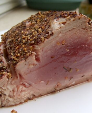 Rôti de thon rouge en croûte de zaatar