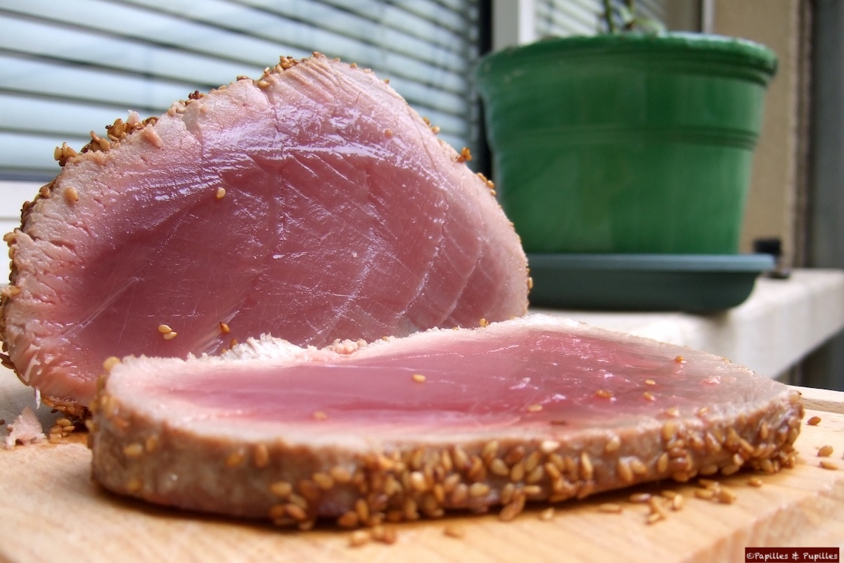 Rôti de thon rouge en croûte de sésame