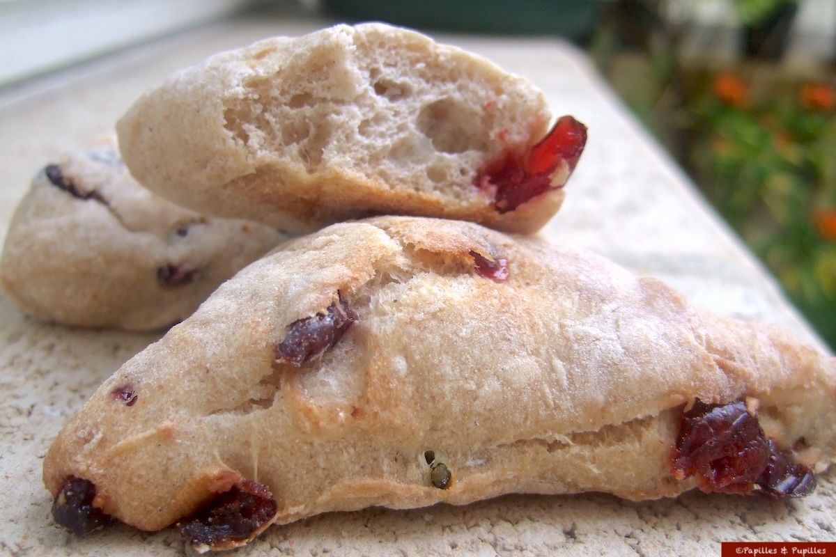 Petits pains aux cranberries et aux pistaches