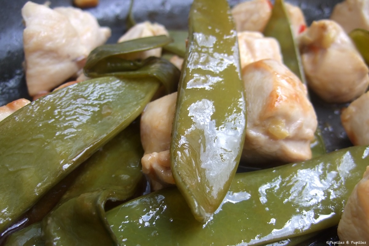 Poulet épicé aux pois gourmands