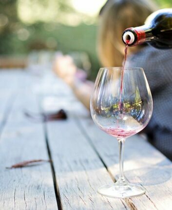 Wine Tasting ©Jill Wellington de Pixabay