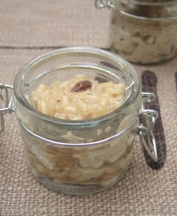 Risotto au lait de coco, à la vanille et aux raisins secs