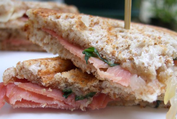 Croque Monsieur Jambon de Parme, Parmesan, Basilic