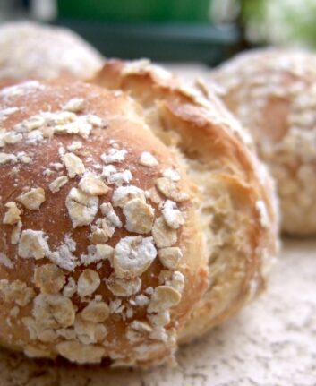 Petits pains aux flocons d'avoine et au sirop d'érable