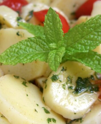 Salade de pommes de terre à la menthe et au cumin