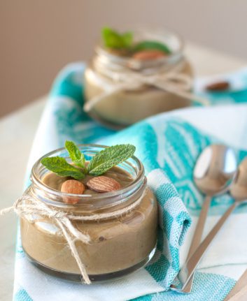 Purée d'amandes © contrse shutterstock