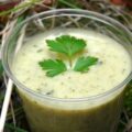Soupe poireaux pommes de terre aux herbes du jardin