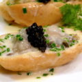 Profiteroles d'huîtres au caviar d'Aquitaine