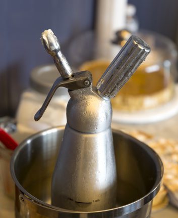 Siphon © Kittibowornphatnon shutterstock