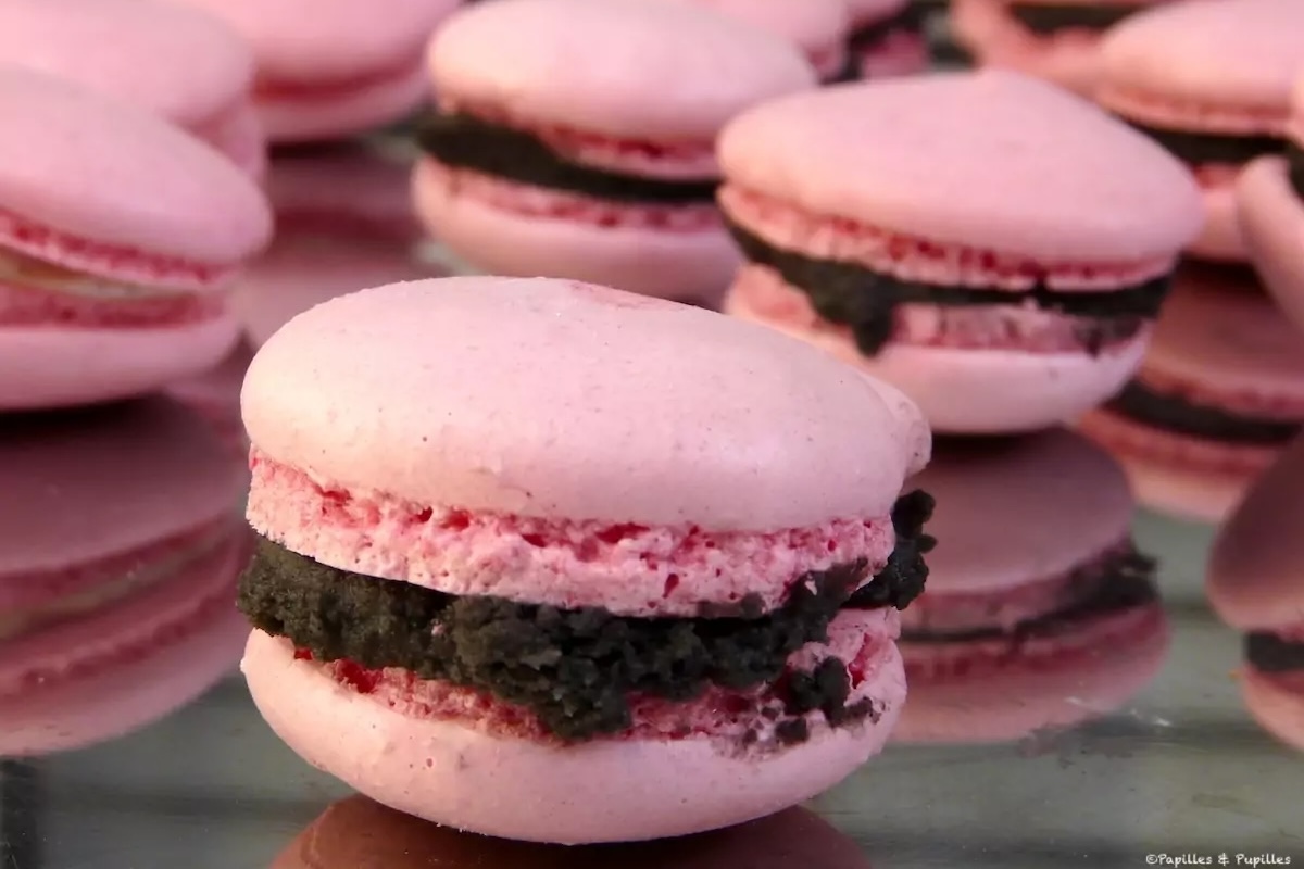 Macarons au sésame noir