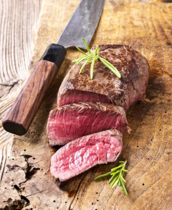Rôti de boeuf au four © HLPhoto shutterstock