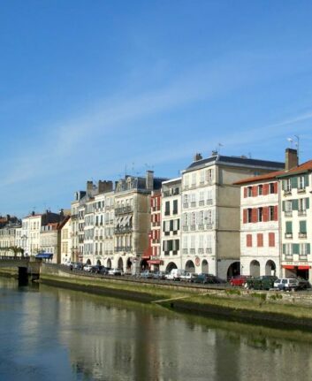 Bayonne ©Andy Wright CC BY 2.0