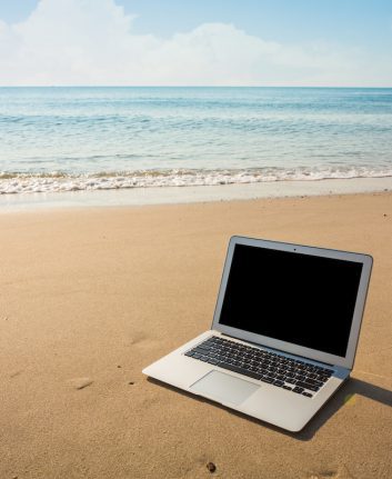 Blog on the Beach ©jannoon028 shutterstock