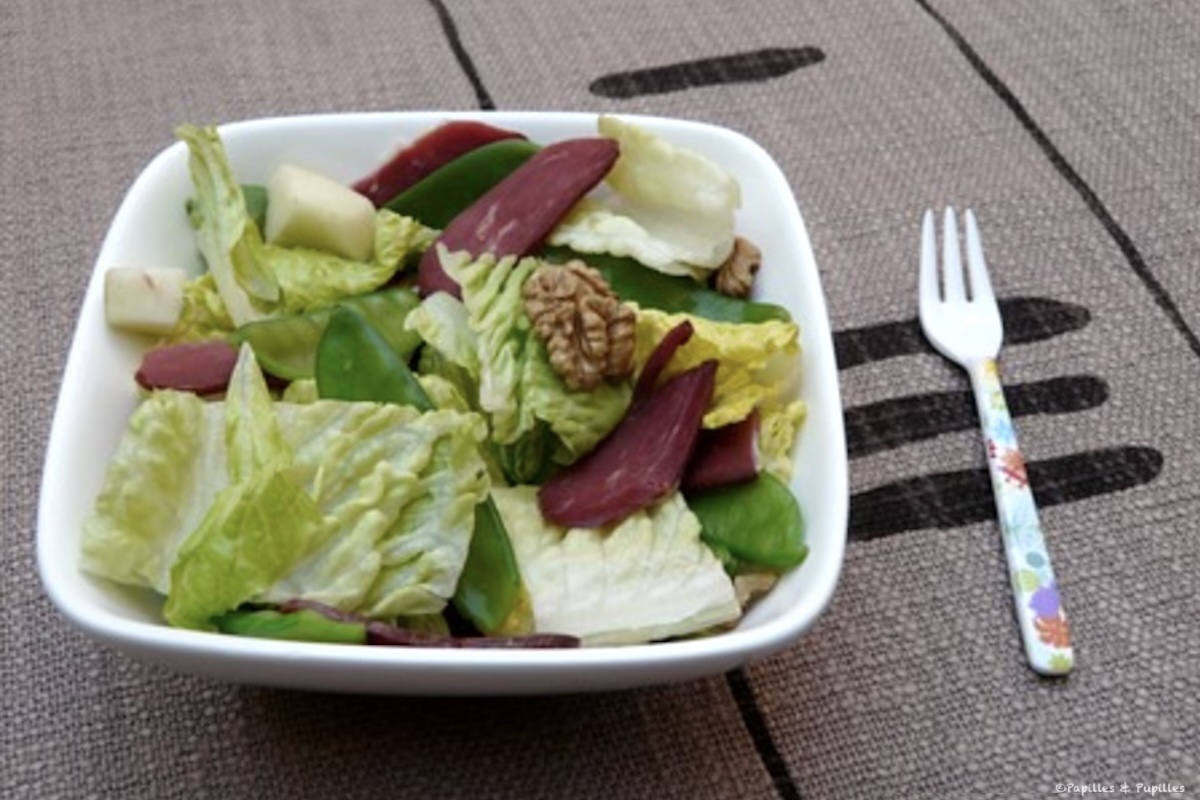 Laitue romaine aux poires, noix et magret séché