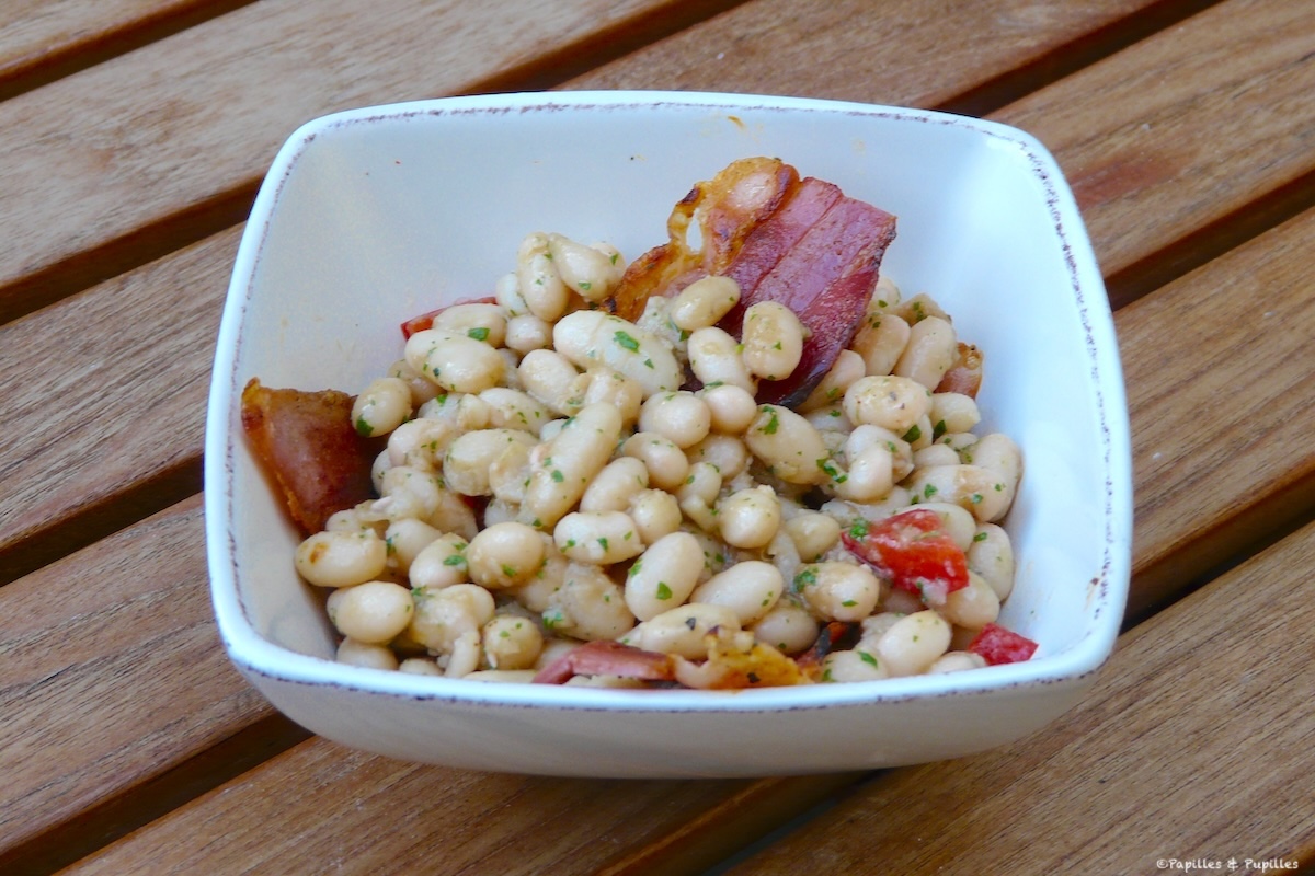 Salade de haricots blancs et ventrèche grillée