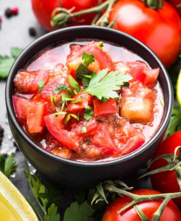 Salsa à la tomate et au persil
