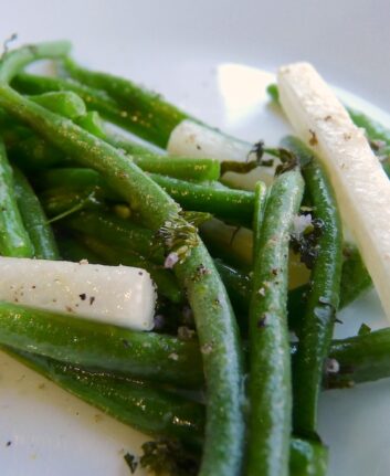 Haricots verts et poires à la menthe fraîche