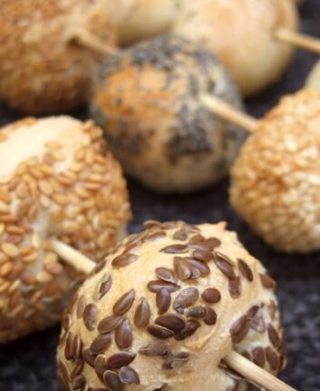 Petits pains en banderilles