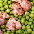 Petits pois au beurre et bacon croustillant