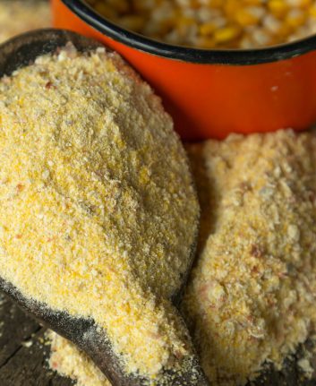 Farine de maïs © Valentin Balan shutterstock