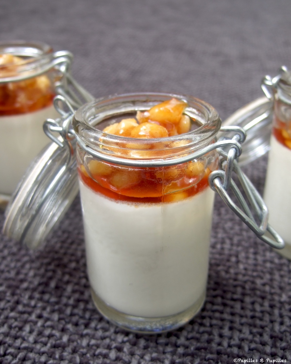 Panacotta aux pignons de pin et à la lavande