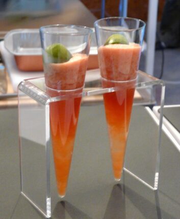 Jus de tomates à la menthe