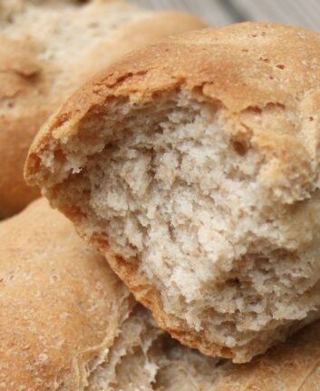Petits pains à la farine complète et aux céréales