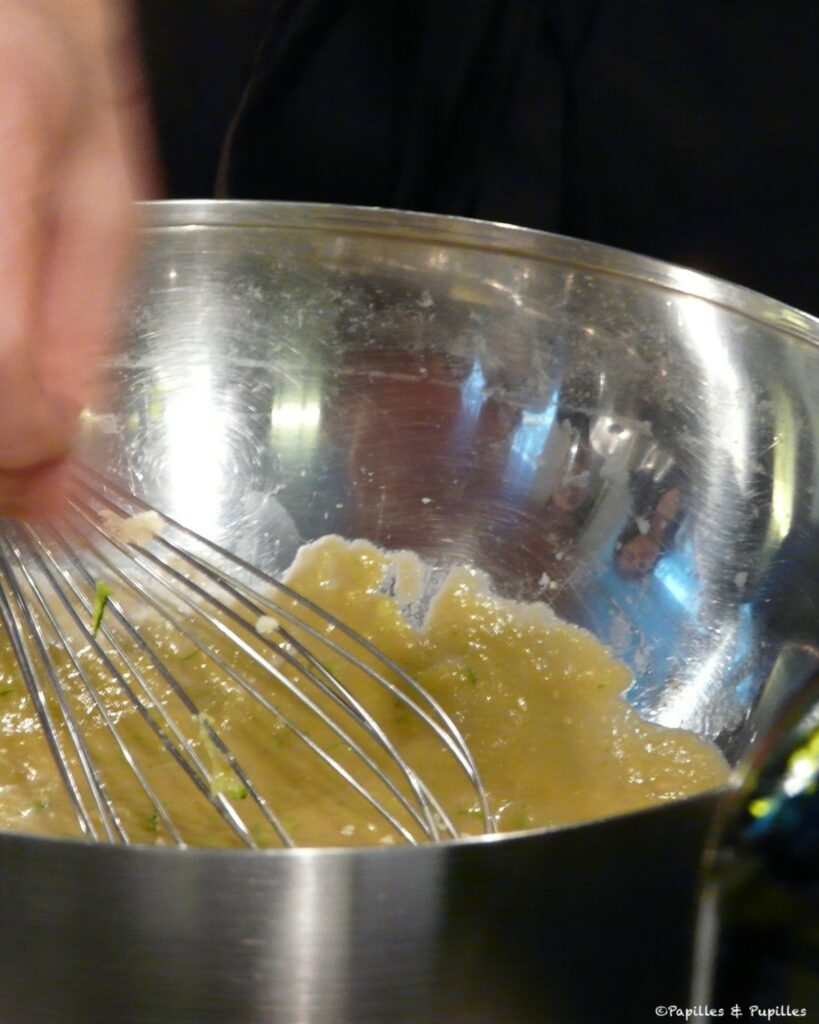 Mélangez avec la purée de pois cassés