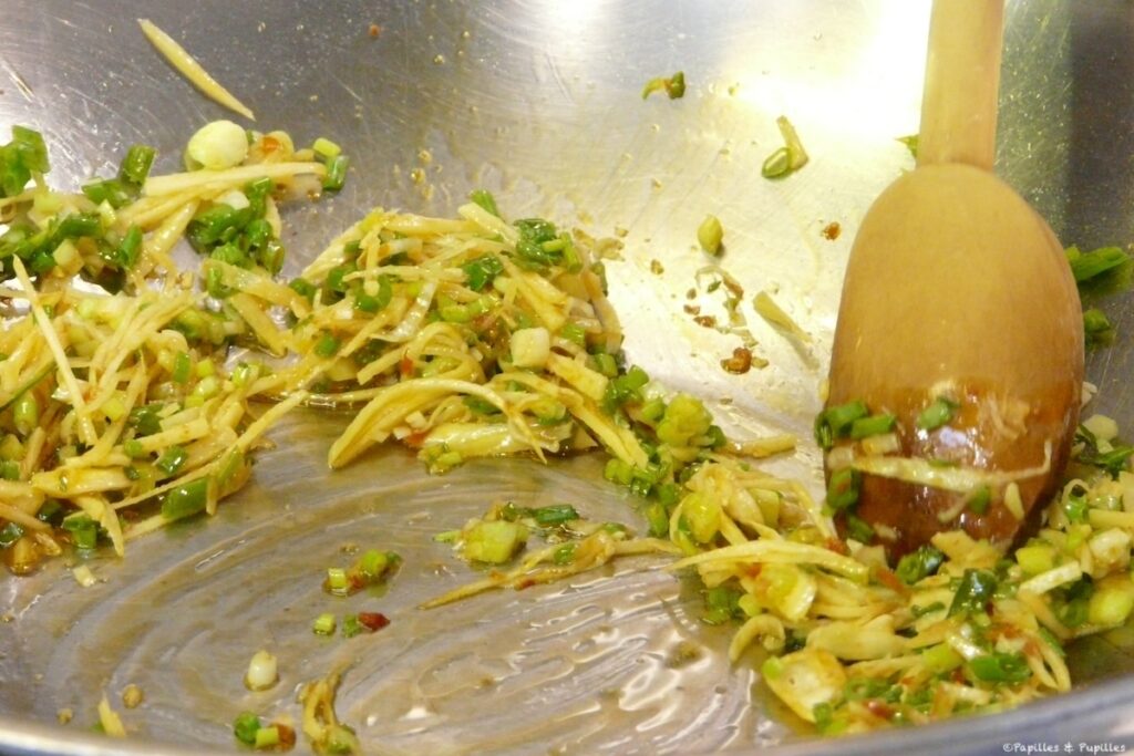 Ajoutez oignon et gingembre