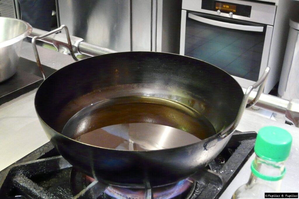 Faites chauffer le wok