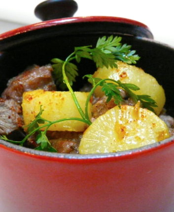 Tajine d’agneau aux 5 épices et navets glacés au gingembre et safran