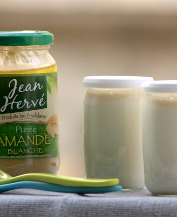 Yaourts à la purée d'amandes blanches