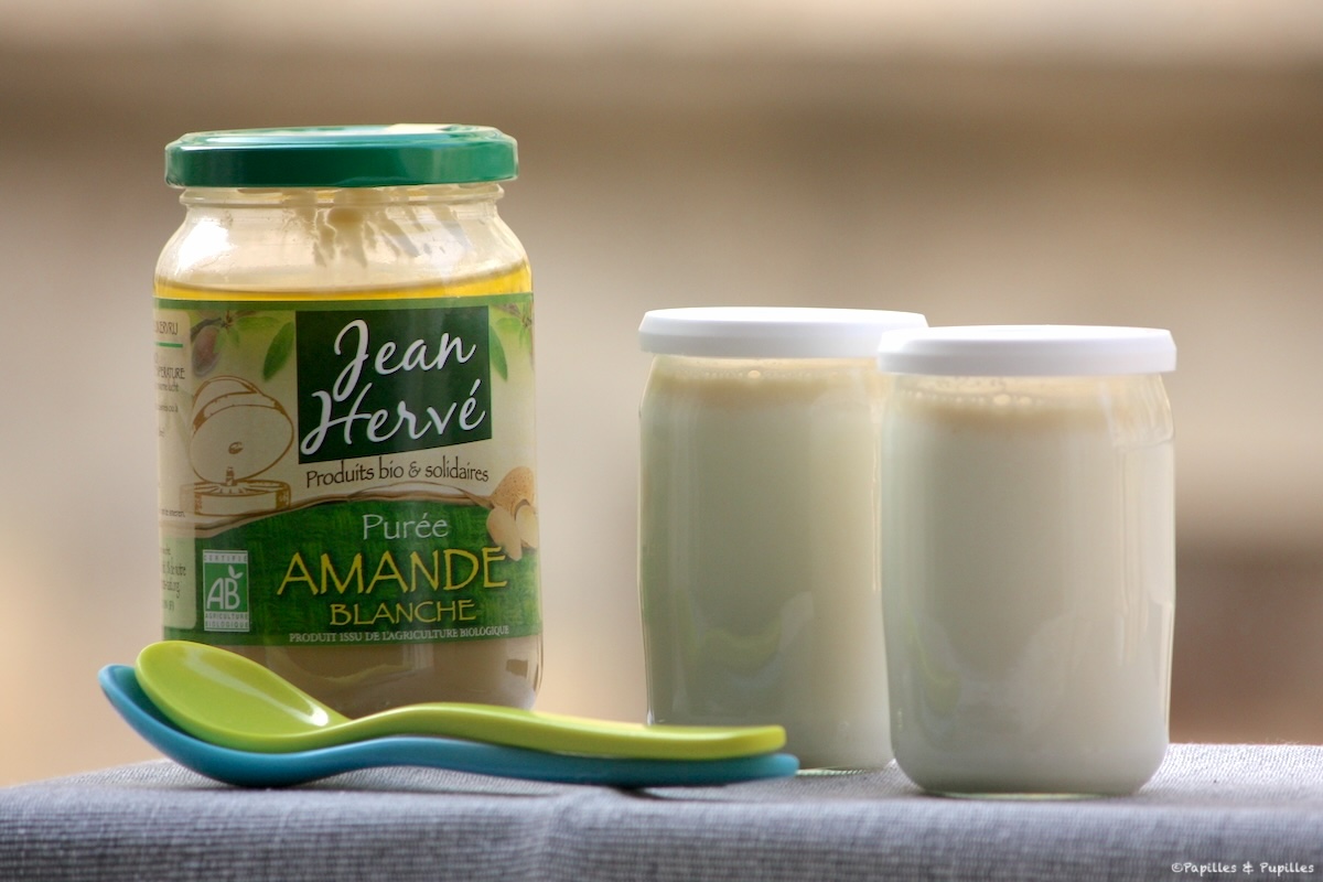Yaourts à la purée d'amandes blanches