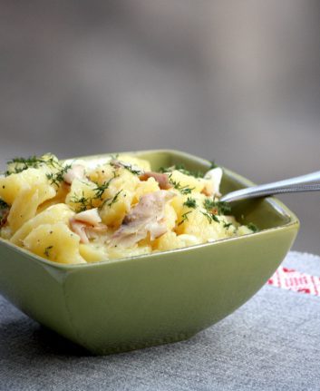 Salade de pommes de terre, maquereaux fumés au poivre