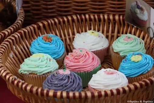 Cupcakes colorés vendus au marché de Point Village à Dublin