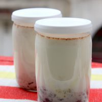 Yaourts aux figues et à la purée d'amandes