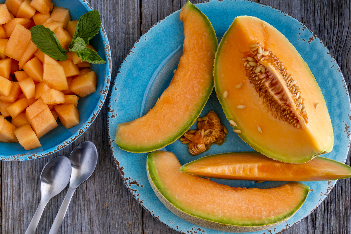 Melon mûr dans un champ avant la cueillette