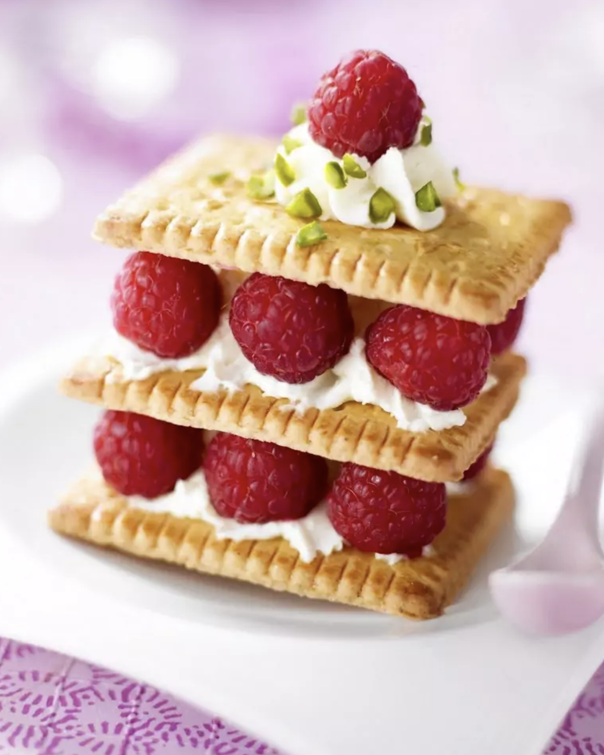 Millefeuille de petit-beurre aux framboises