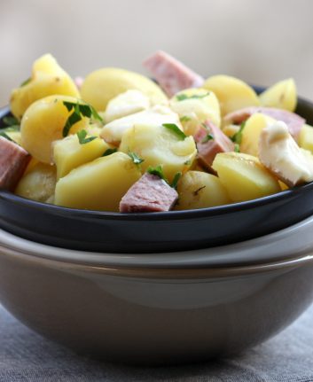 Salade aux pommes de terre de l’île de Ré et Reblochon