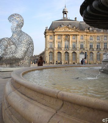Statue de Jaume Plensa - Place de la Bourse - Bordeaux