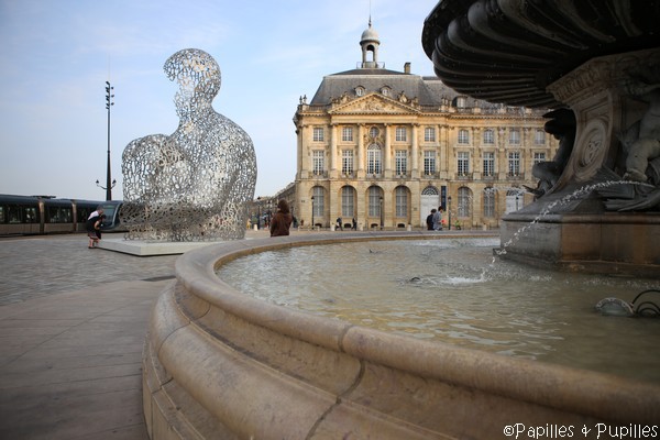 Statue de Jaume Plensa - Place de la Bourse - Bordeaux